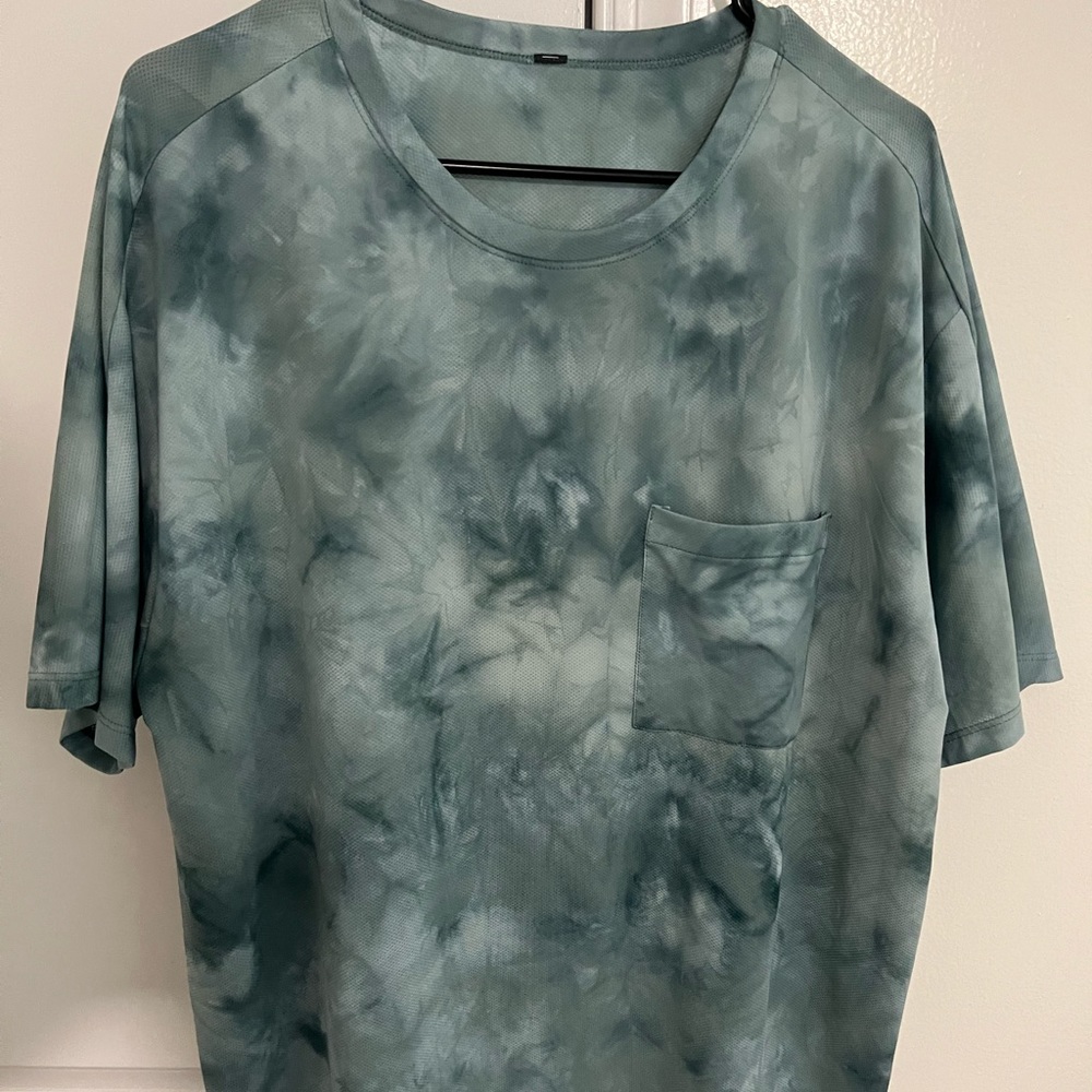 Lululemon T shirt size L
